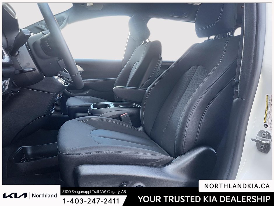 2022 Chrysler Pacifica Touring-9