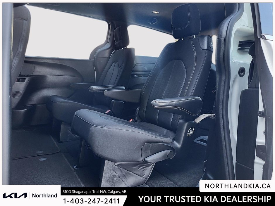 2022 Chrysler Pacifica Touring-17