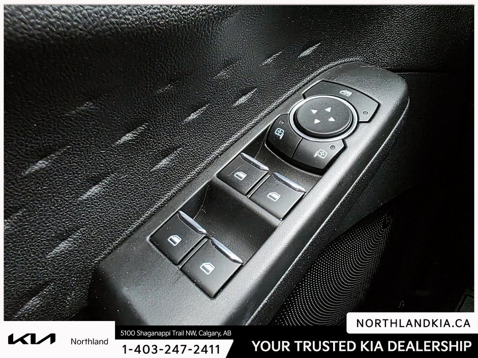 2020 Ford Escape Hybrid Titanium-7