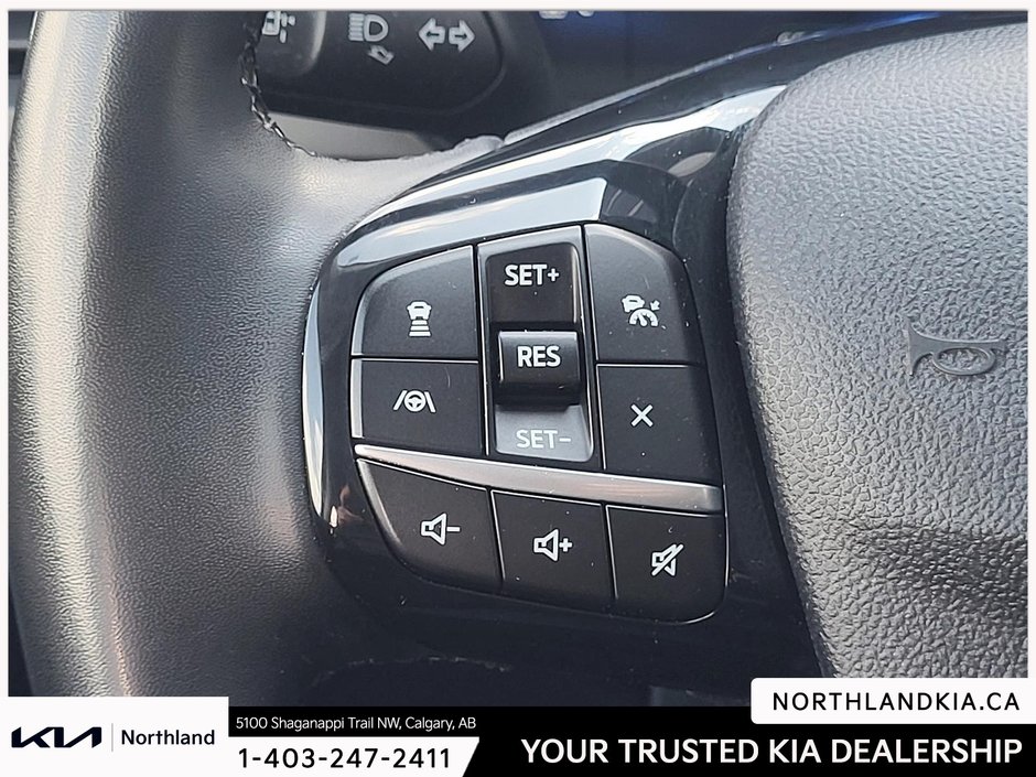 2021 Ford Escape Hybrid Titanium-12