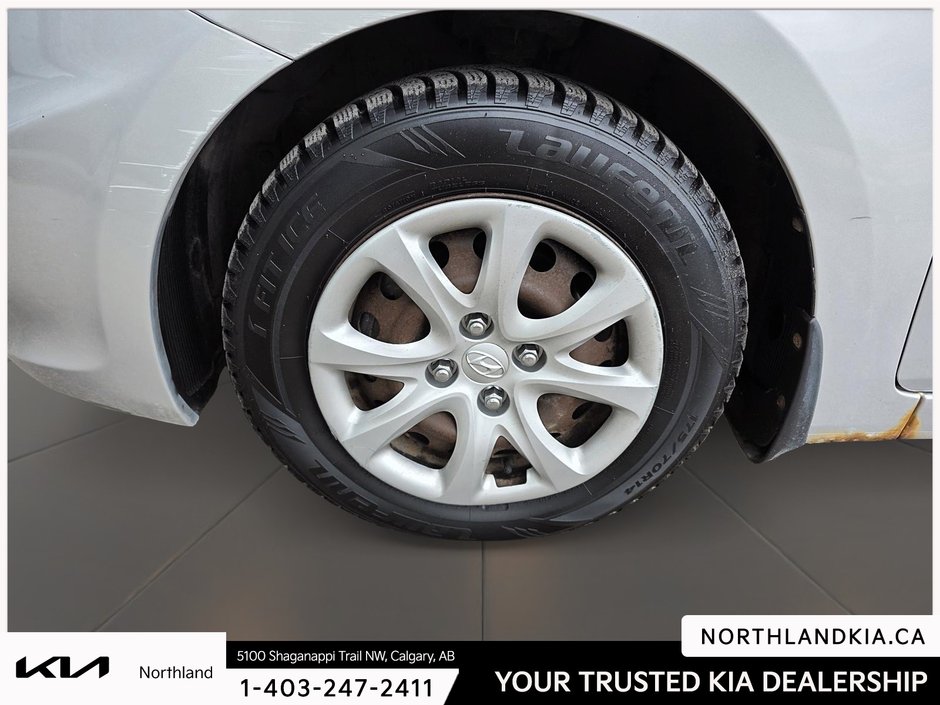 2012 Hyundai Accent GL-6