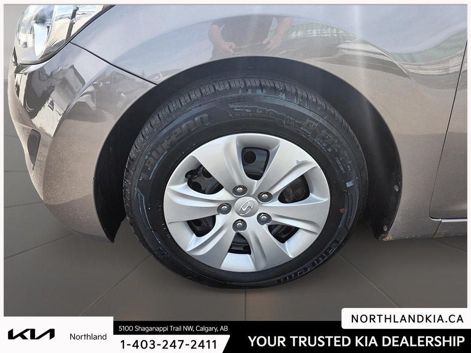 2012 Hyundai Elantra L-6