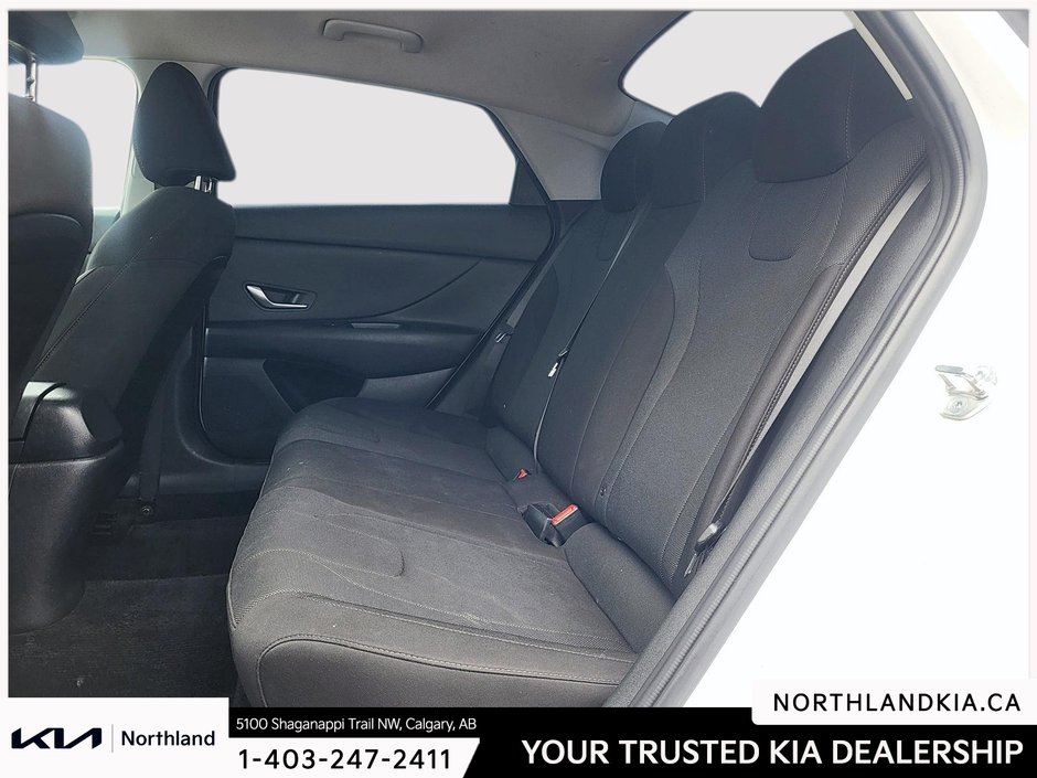 2023 Hyundai Elantra Essential-17