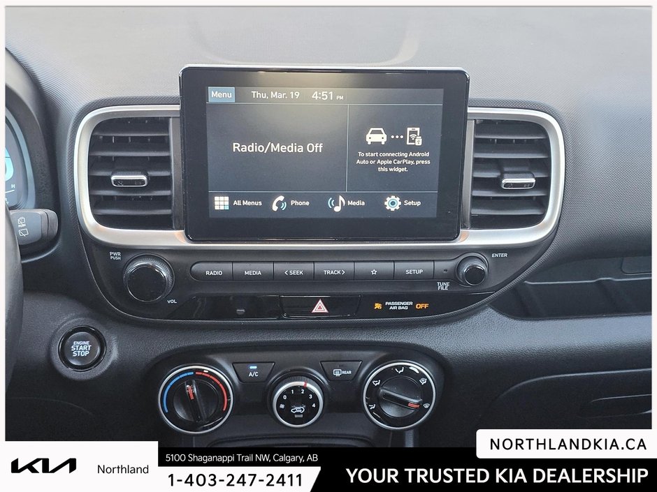 2023 Hyundai Venue Preferred-13