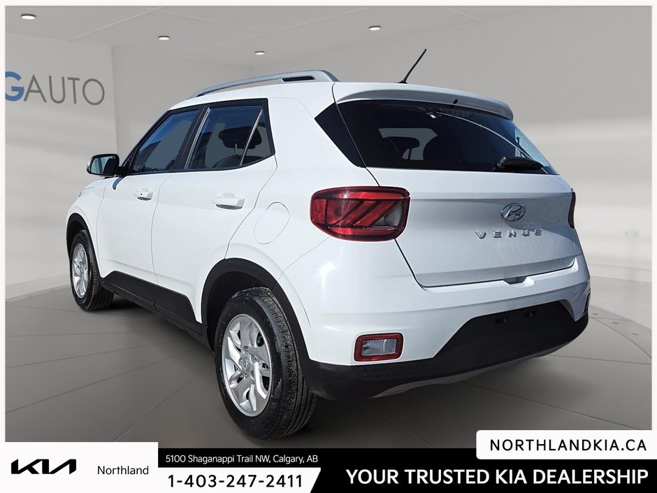 2023 Hyundai Venue Preferred-1