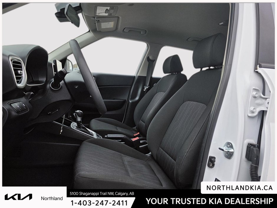 2024 Hyundai Venue Essential-8