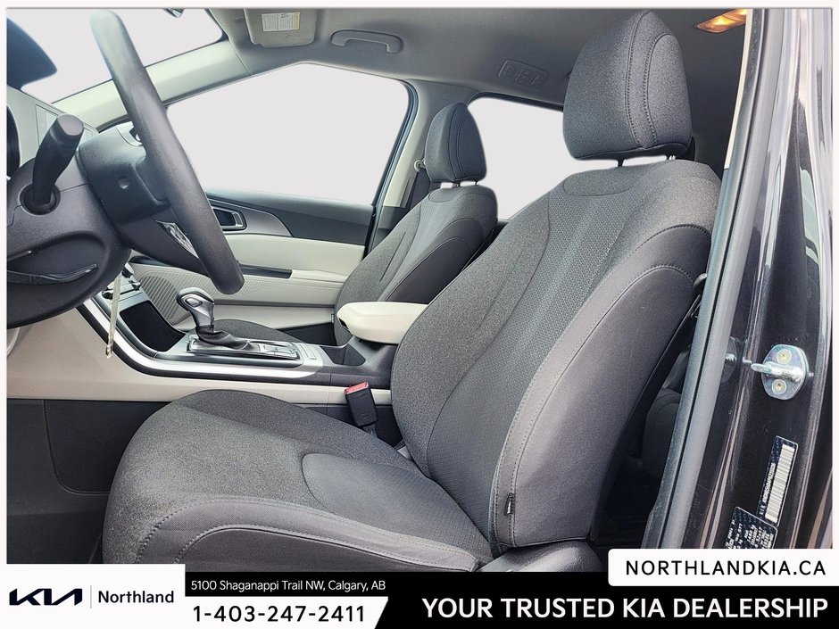2023 Kia Carnival LX-9