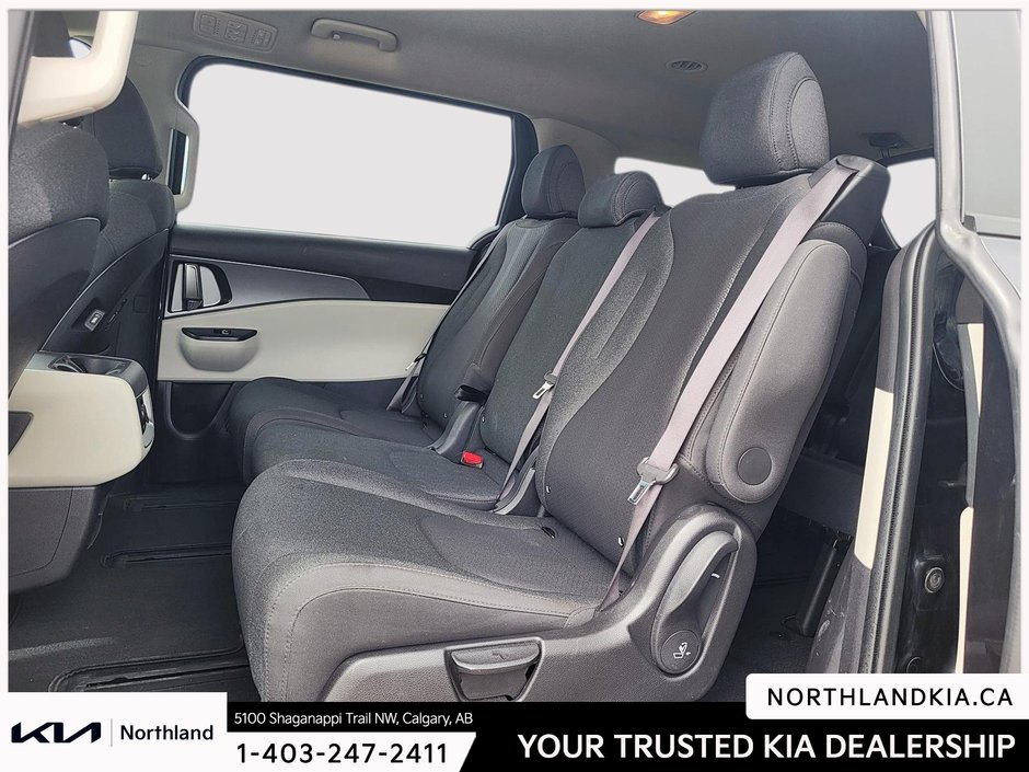2023 Kia Carnival LX-13