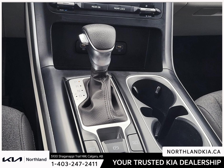 2023 Kia Carnival LX-12