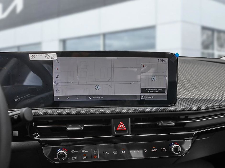 2025 Kia EV6 Land AWD w/ Premium Pkg-21
