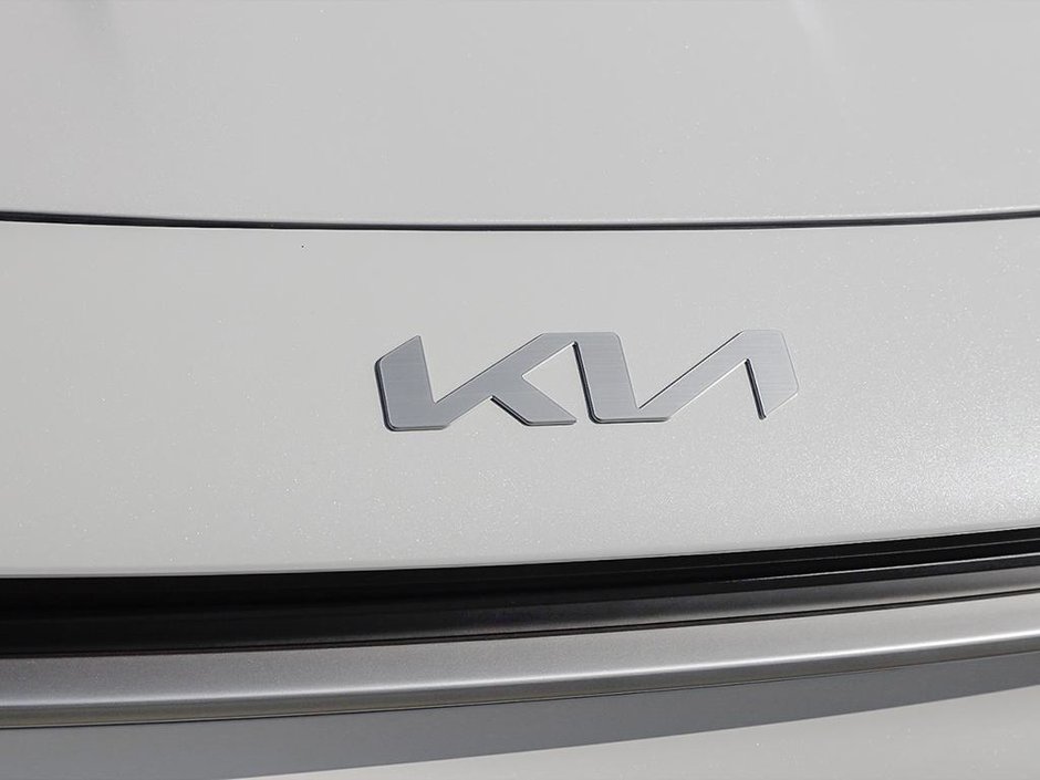 2026 Kia Niro HEV LX-8