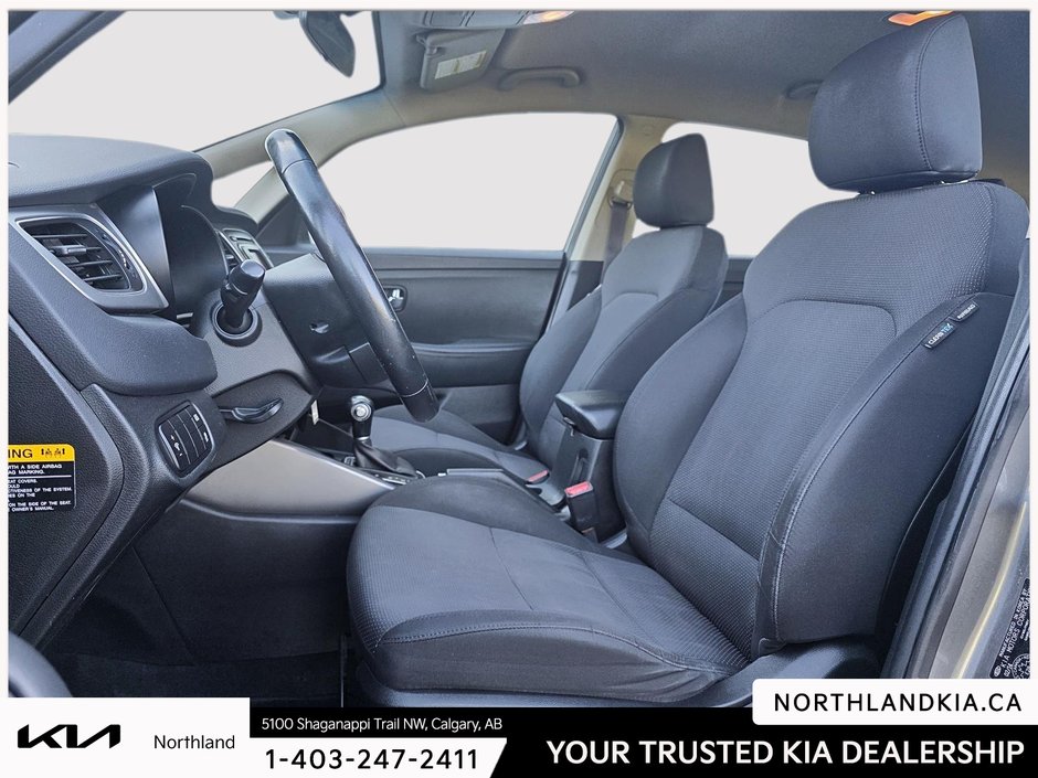 2014 Kia Rondo LX-8