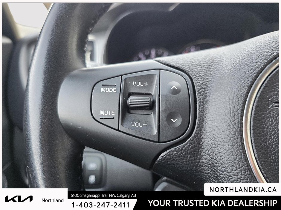 2015 Kia Rondo LX-11