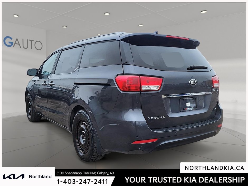 2015 Kia Sedona LX-1