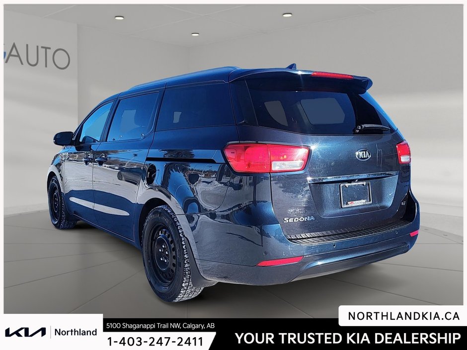 2017 Kia Sedona LX-1