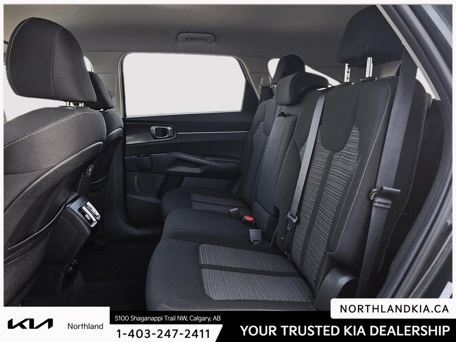 2023 Kia Sorento LX-18