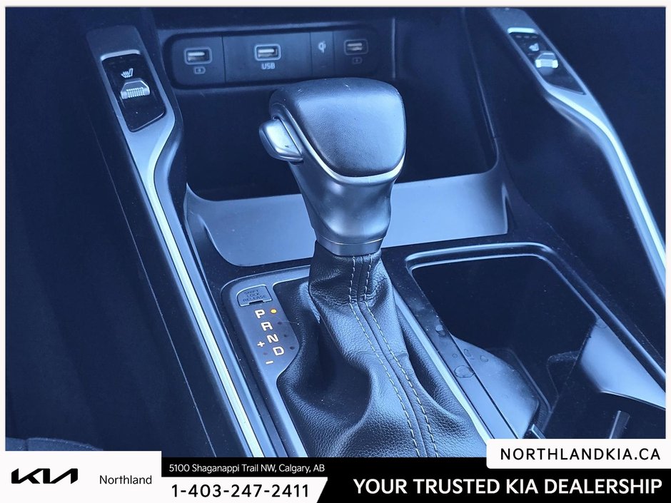 2023 Kia Sorento LX Premium-18