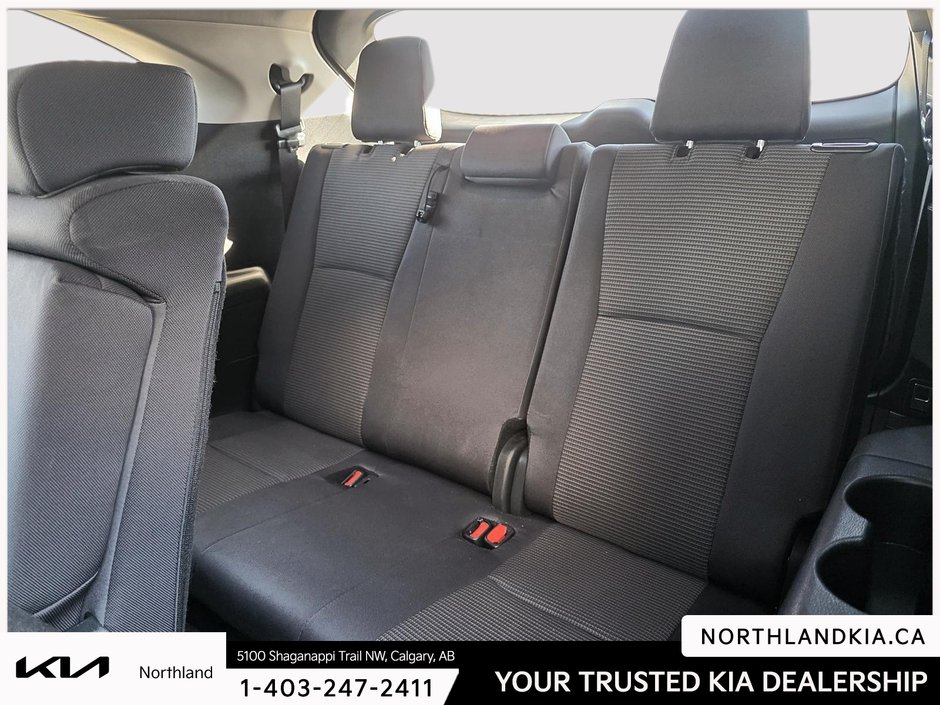 2024 Toyota Highlander LE-16