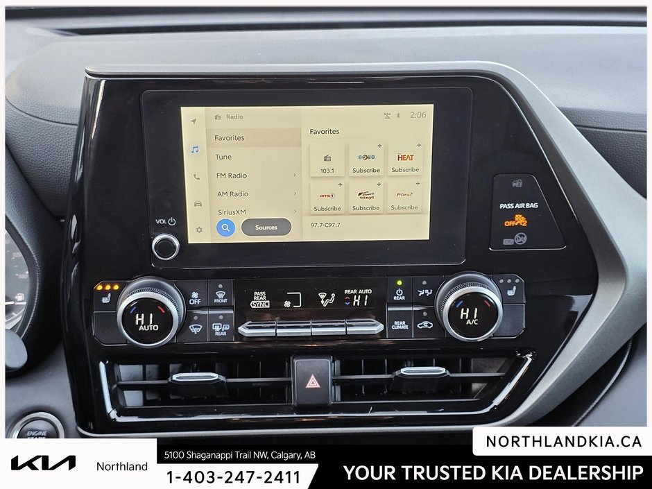 2024 Toyota Highlander LE-11