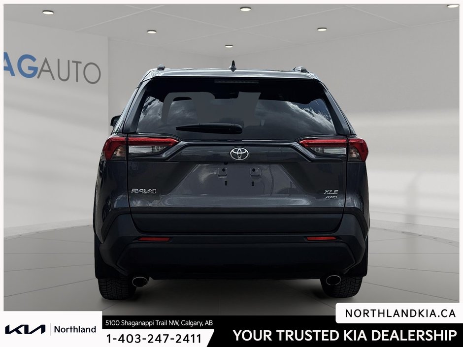 2022 Toyota RAV4 XLE-2