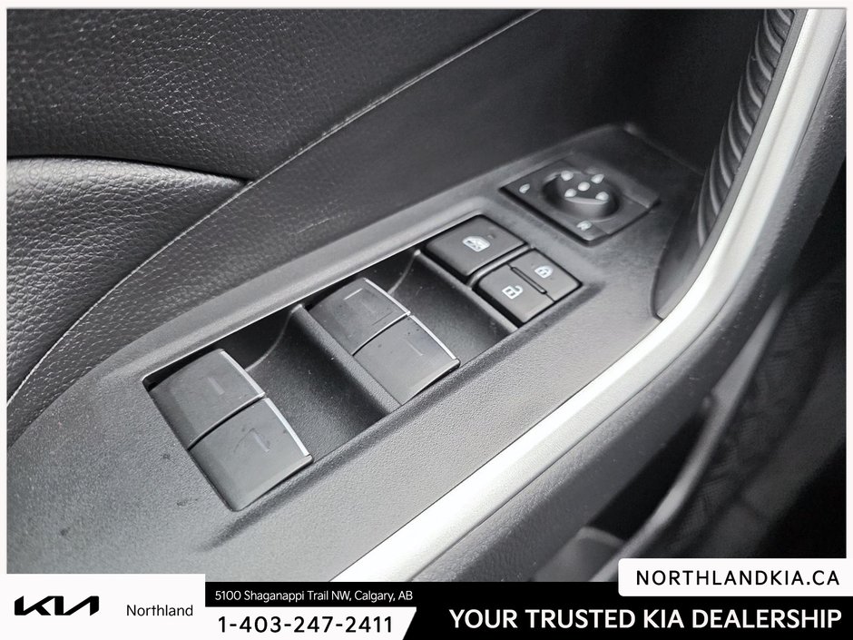 2023 Toyota RAV4 XLE-7