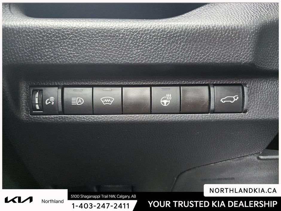 2023 Toyota RAV4 XLE-8