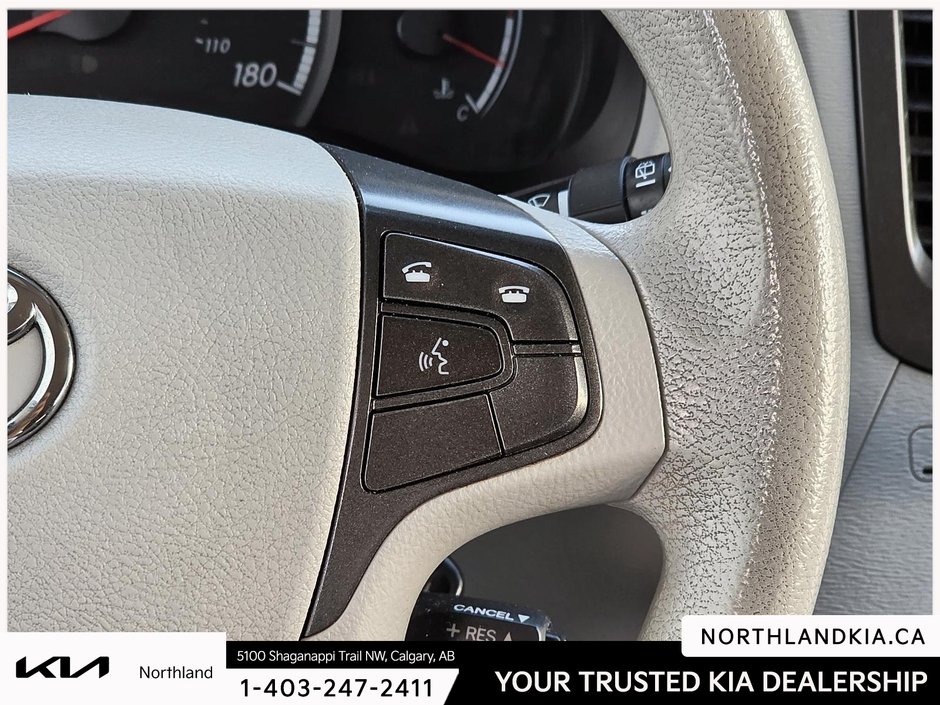 2014 Toyota Sienna LE-13