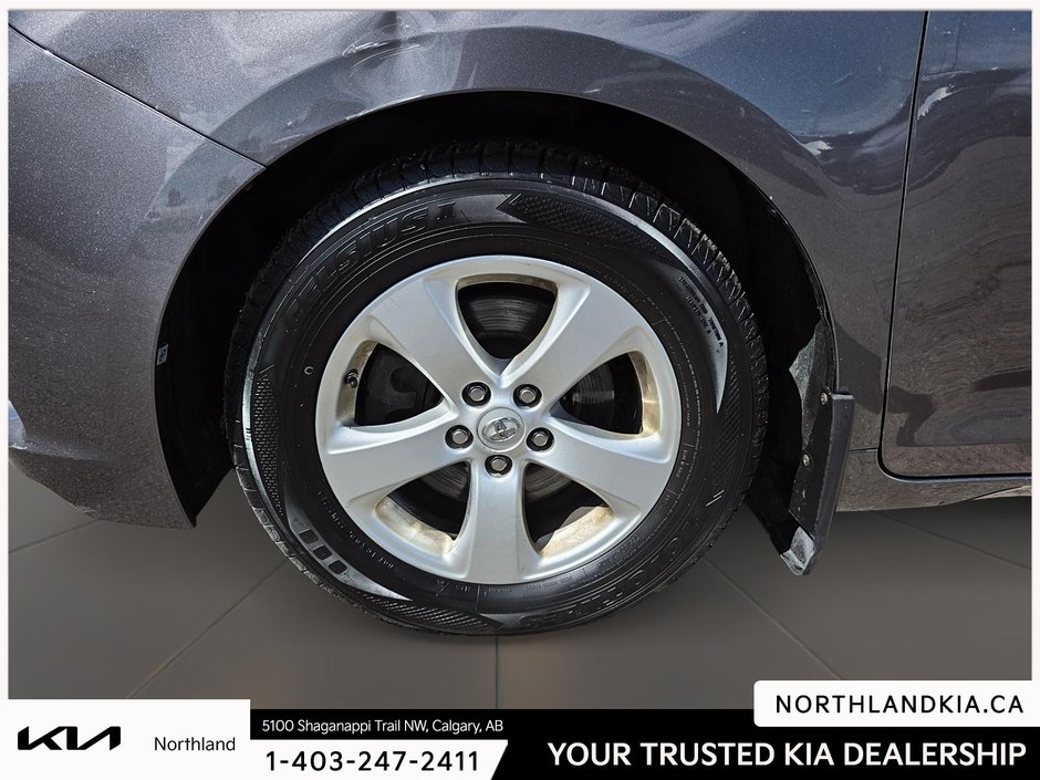 2014 Toyota Sienna LE-6