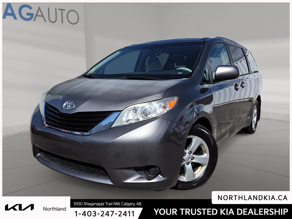 2014 Toyota Sienna LE-0