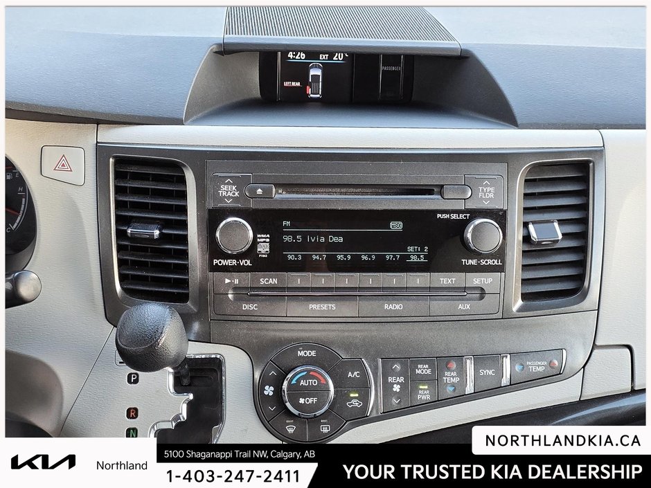 2014 Toyota Sienna LE-15