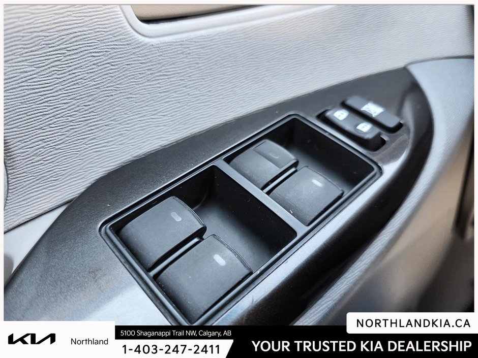 2014 Toyota Sienna LE-7