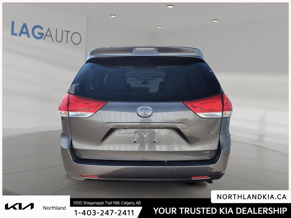 2014 Toyota Sienna LE-2