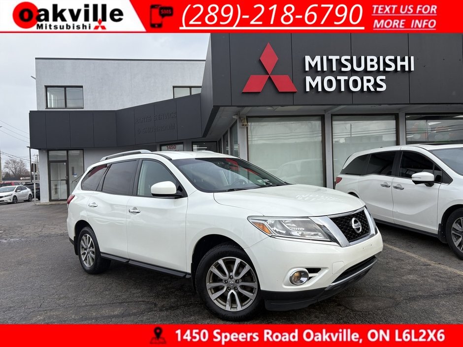 2016 Nissan Pathfinder SV   4WD   AS-IS   WHOLESALE TO PUBLIC   7 PASS in Oakville, Ontario