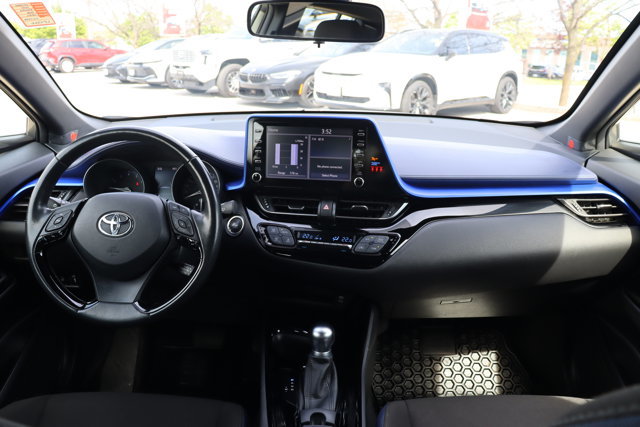 2021 Toyota C-HR XLE Premium FWD Lease Trade-in | Low KM-8
