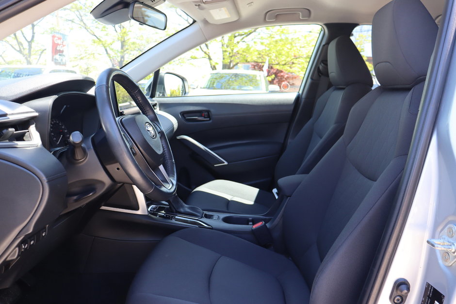 2023 Toyota COROLLA CROSS LE FWD | Low KM | Clean Carfax-6