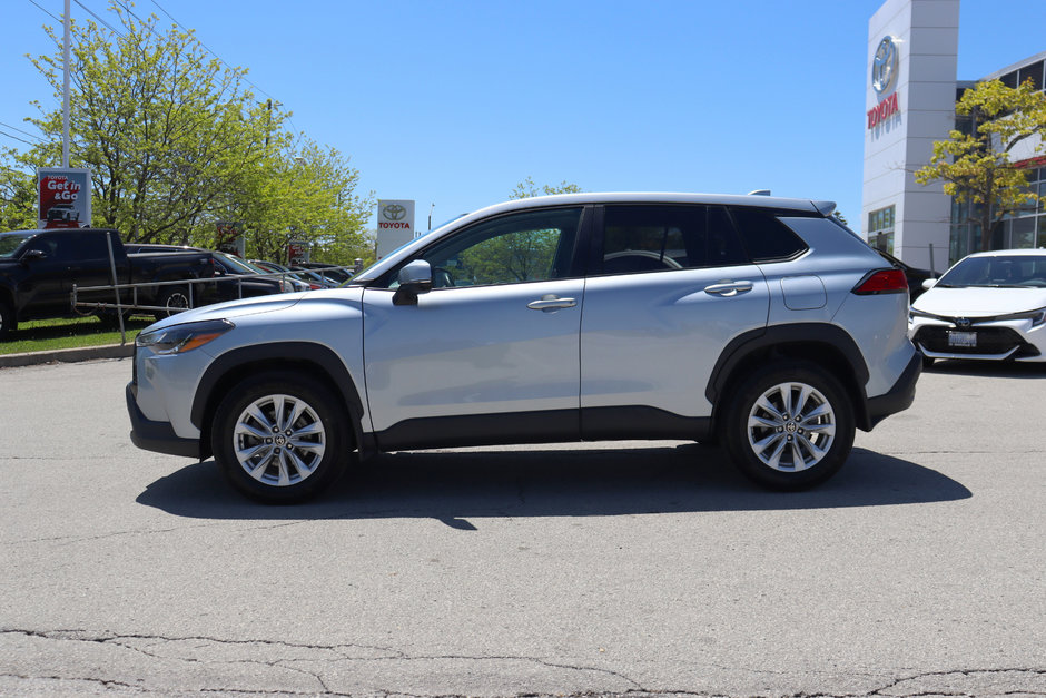 2023 Toyota COROLLA CROSS LE FWD | Low KM | Clean Carfax-1