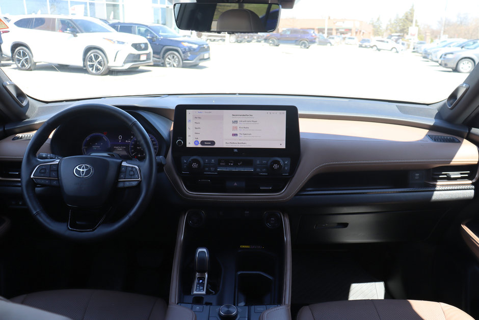 2024 Toyota Grand Highlander Hybrid Electric Platinum AWD Lease Trade-in-9
