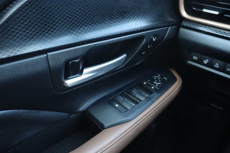 2024 Toyota Grand Highlander Hybrid Electric Platinum AWD Lease Trade-in-17