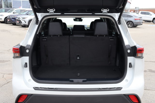 2023 Toyota Highlander Hybrid Electric XLE AWD Lease Trade-in-17