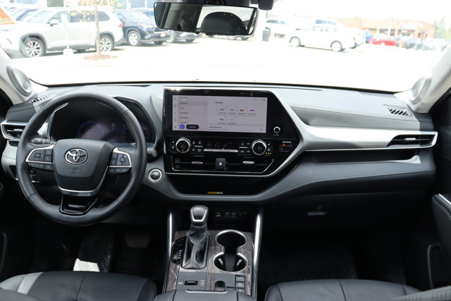 2024 Toyota Highlander Hybrid Electric Platinum AWD | 7-Pass-9