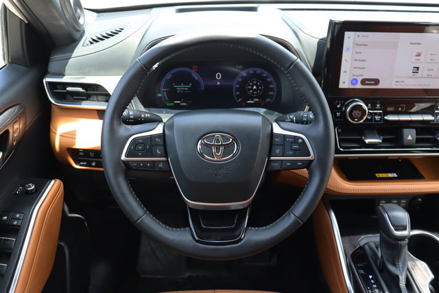 2024 Toyota Highlander Hybrid Electric Limited AWD-10