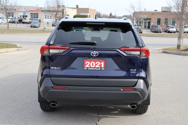 2021 Toyota RAV4 XLE AWD Clean Carfax One Owner Lease Trade-in-2