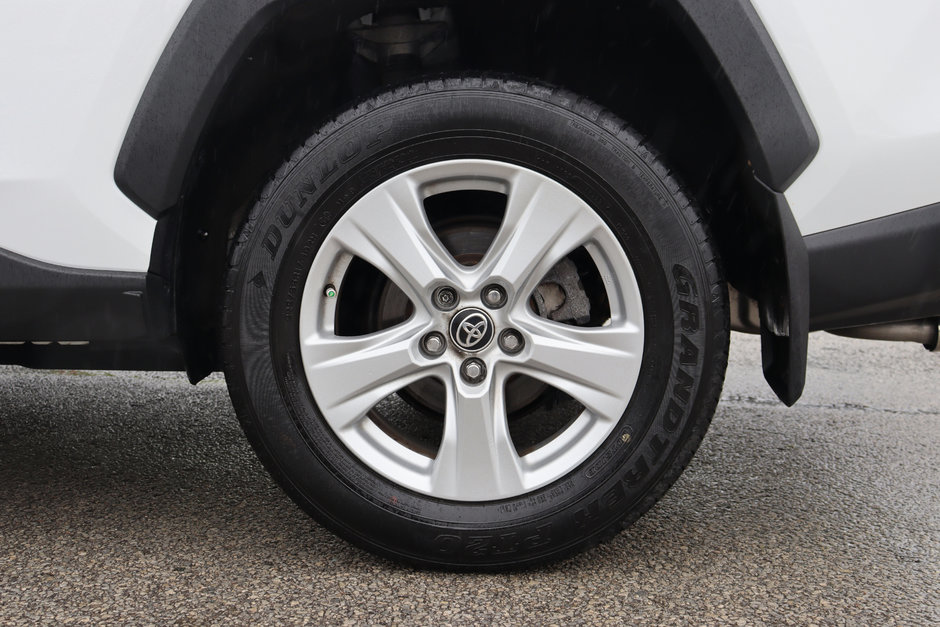 2021 Toyota RAV4 XLE AWD Lease Trade-in | Low KM | Sunroof-5