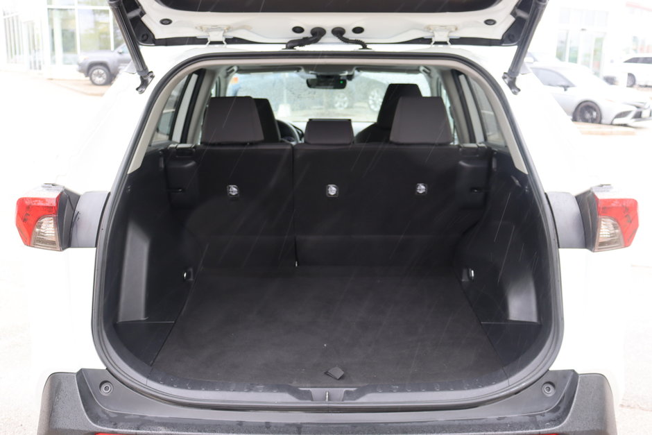 2021 Toyota RAV4 XLE AWD Lease Trade-in | Low KM | Sunroof-16