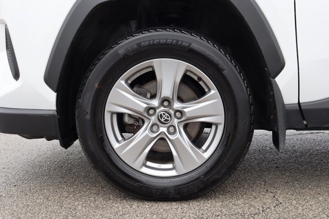 2022 Toyota RAV4 XLE AWD Low KM Clean Carfax | Brakes Serviced-5