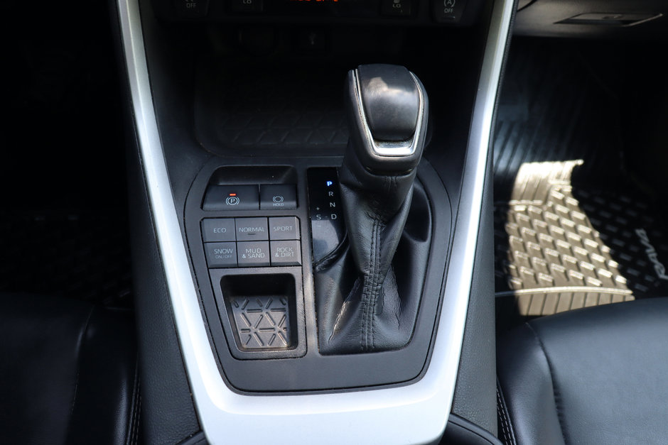 2022 Toyota RAV4 XLE AWD Lease Trade-in | Clean Carfax-11