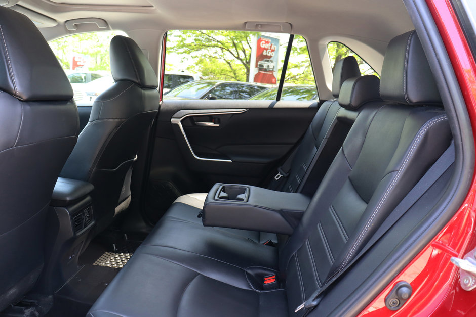 2022 Toyota RAV4 XLE AWD Lease Trade-in | Clean Carfax-7