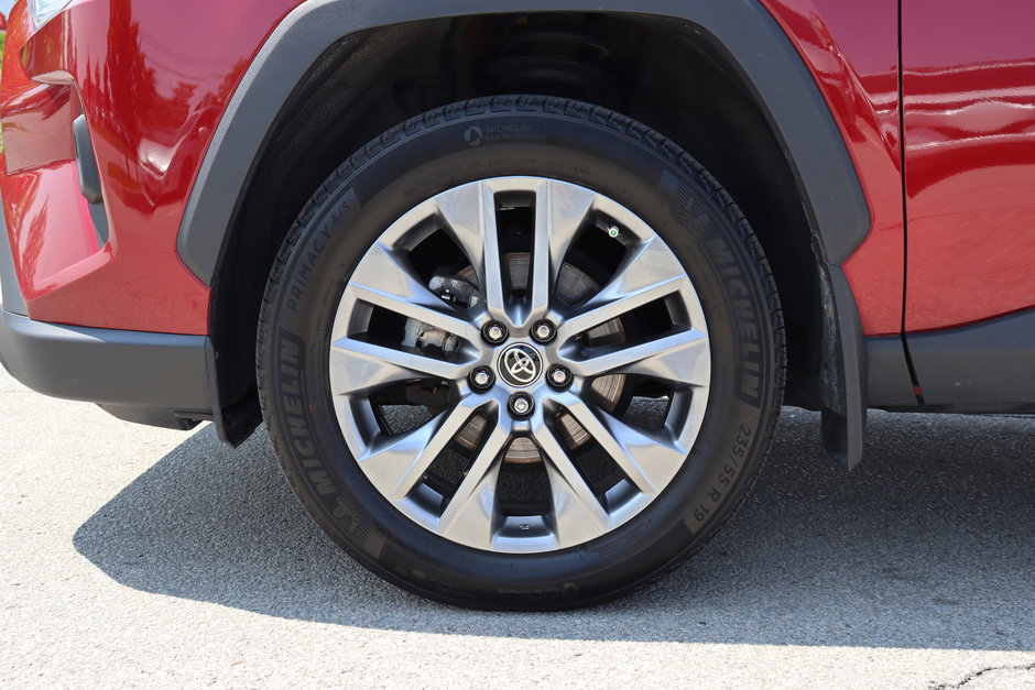 2022 Toyota RAV4 XLE AWD Lease Trade-in | Clean Carfax-5