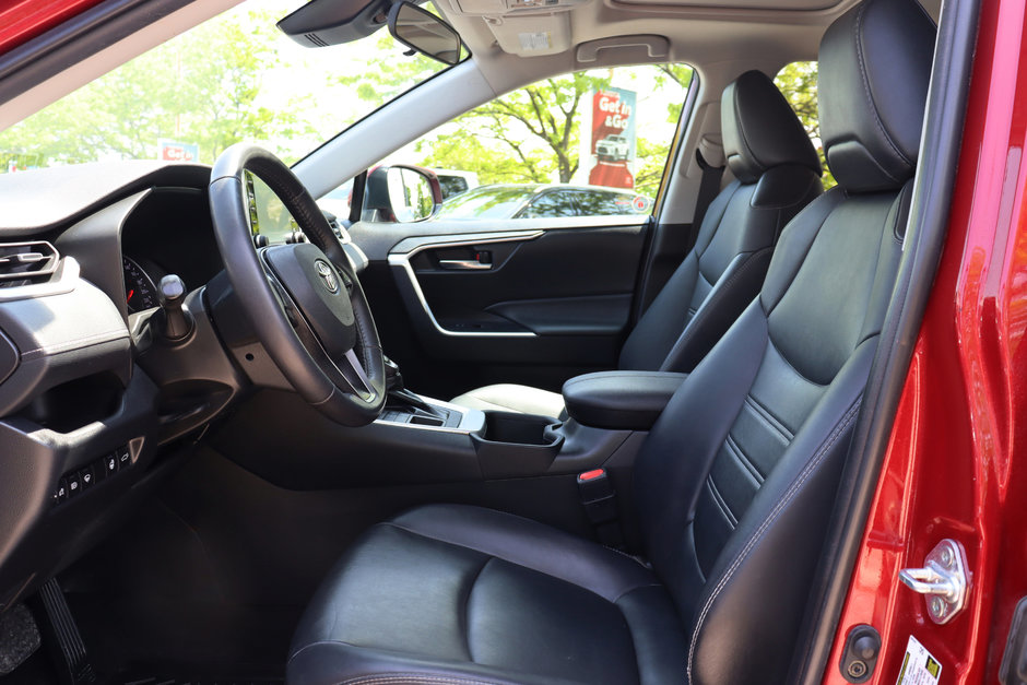 2022 Toyota RAV4 XLE AWD Lease Trade-in | Clean Carfax-6