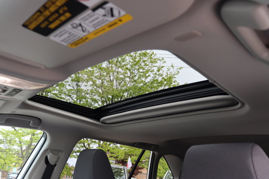 2025 Toyota RAV4 XLE AWD Lease Trade-in | Power Liftgate-14